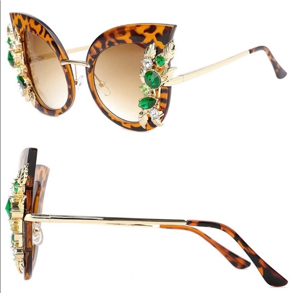 Oversized Jeweled Butterfly Shaped Sunglasses - Picture 3 of 4